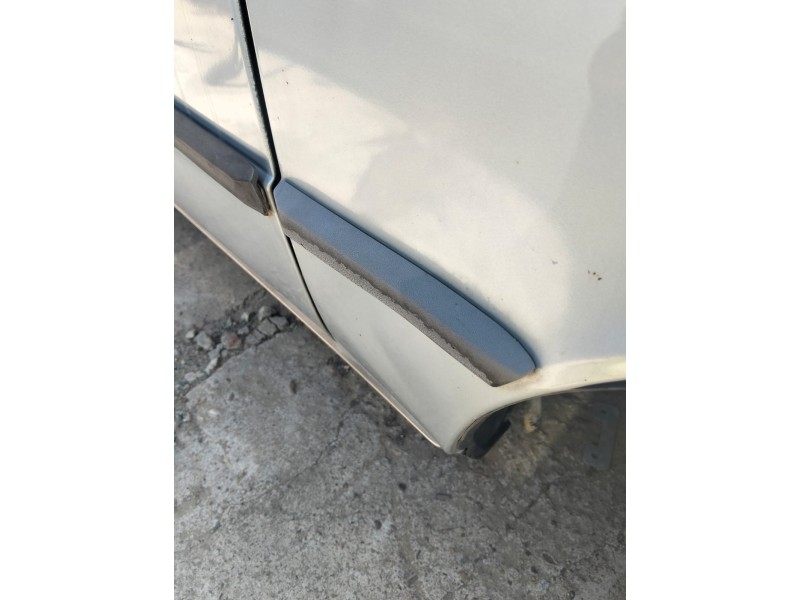 Recambio de moldura para renault r9 referencia OEM IAM   