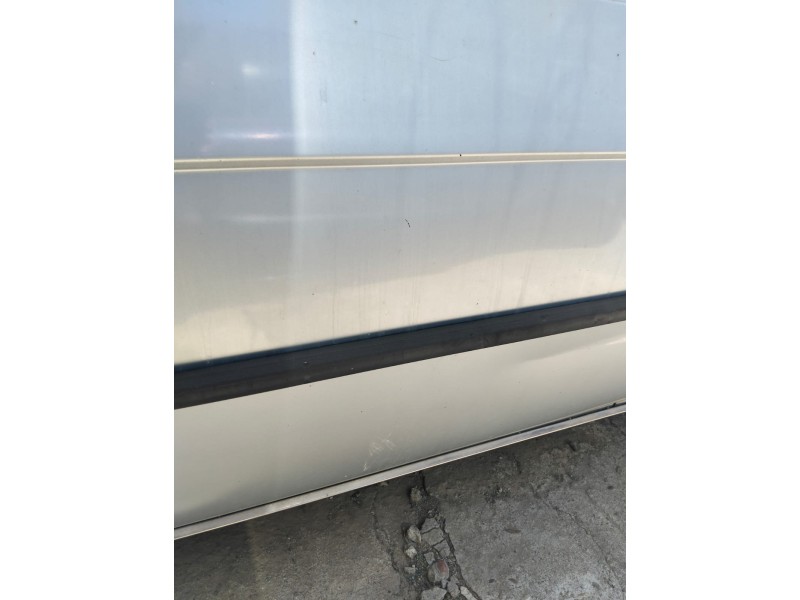 Recambio de moldura para renault r9 referencia OEM IAM   
