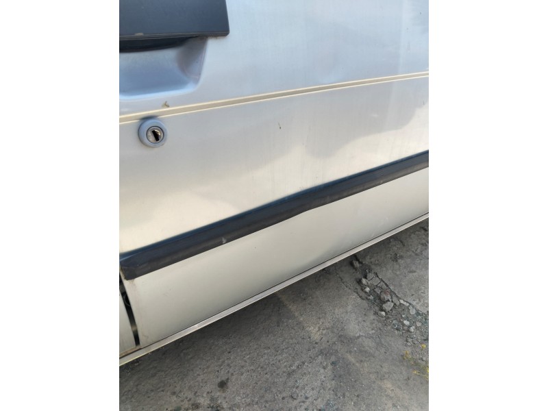 Recambio de moldura para renault r9 referencia OEM IAM   