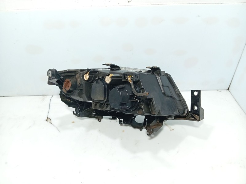 Recambio de faro izquierdo para bmw 3 (e90) 318 d referencia OEM IAM 63116942721  