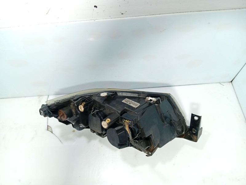 Recambio de faro izquierdo para bmw 3 (e90) 318 d referencia OEM IAM 63116942721  