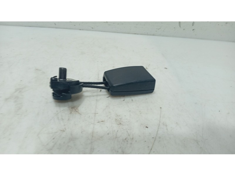 Recambio de anclaje cinturon trasero derecho para seat altea (5p1) 2.0 tdi 16v referencia OEM IAM   