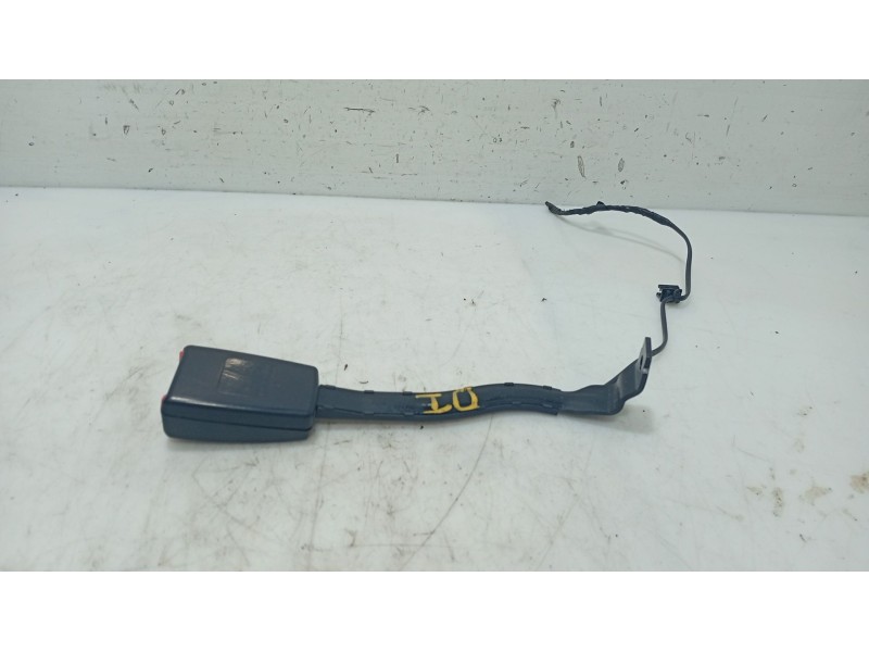 Recambio de anclaje cinturon delantero izquierdo para seat altea (5p1) 2.0 tdi 16v referencia OEM IAM   