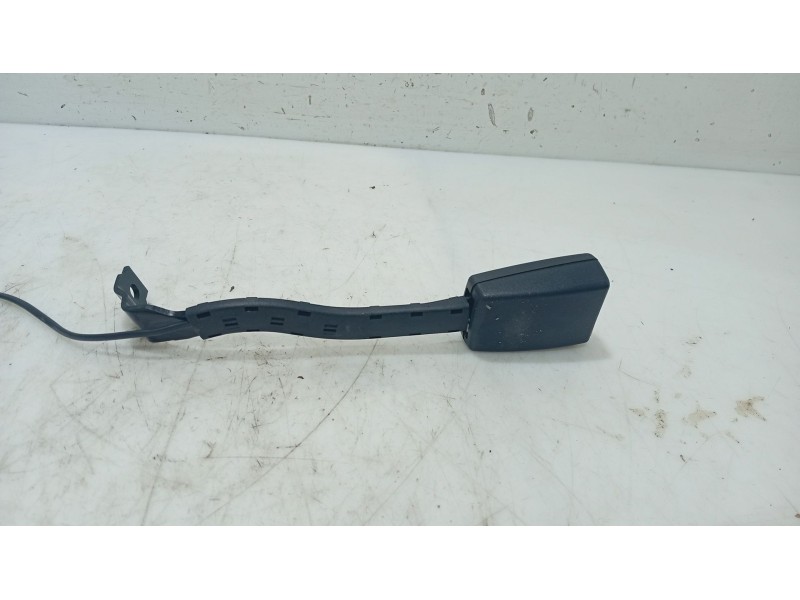 Recambio de anclaje cinturon delantero izquierdo para seat altea (5p1) 2.0 tdi 16v referencia OEM IAM   