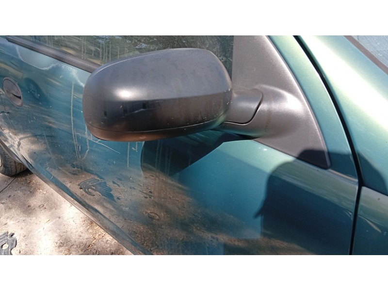 opel corsa c (x01) del año 2003