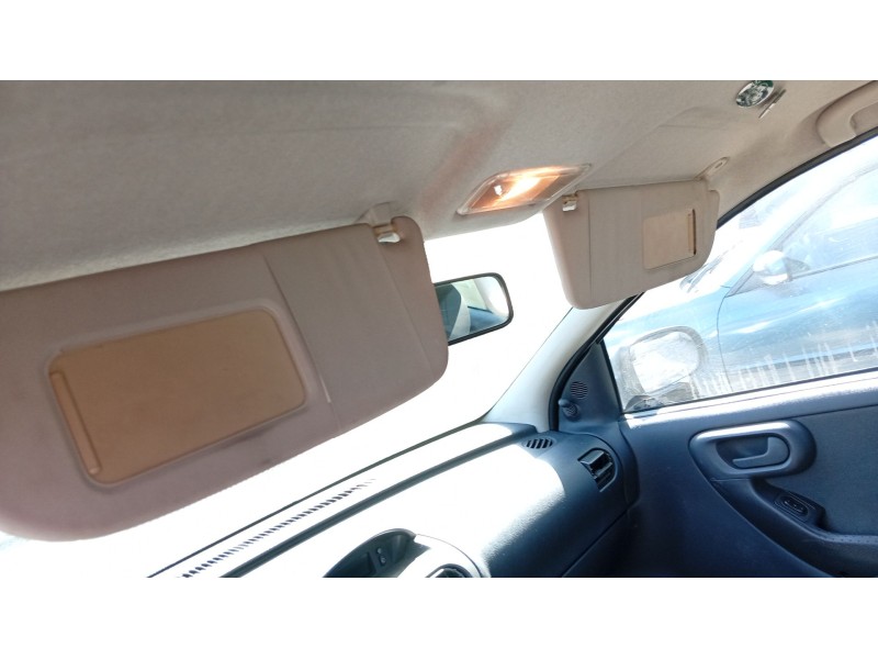 opel corsa c (x01) del año 2003