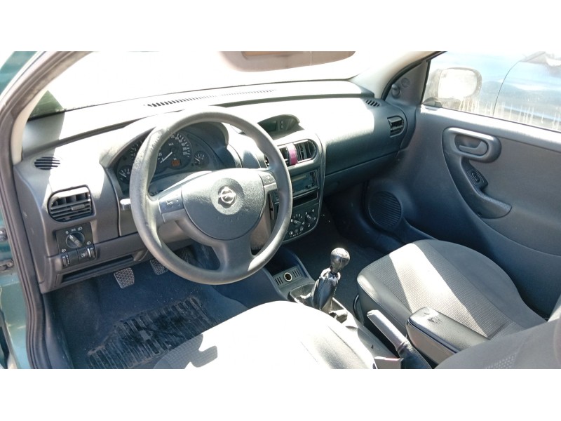 opel corsa c (x01) del año 2003