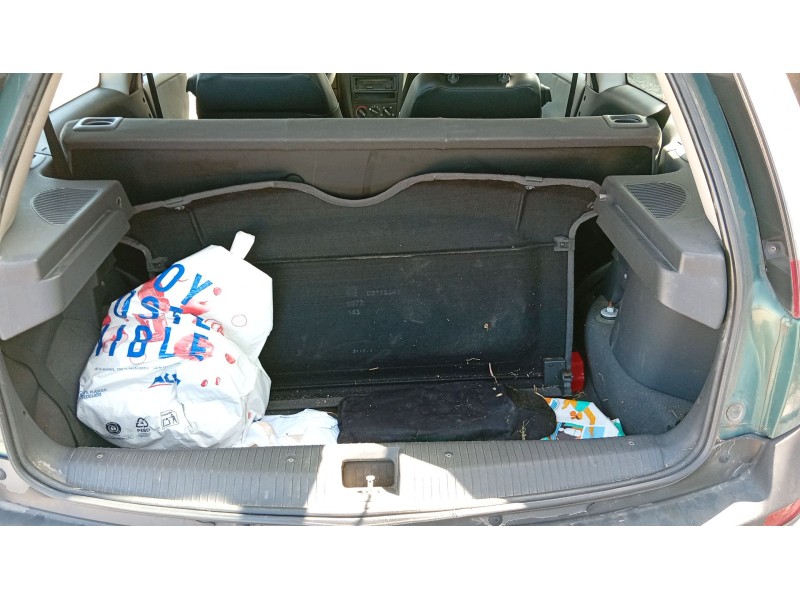 opel corsa c (x01) del año 2003