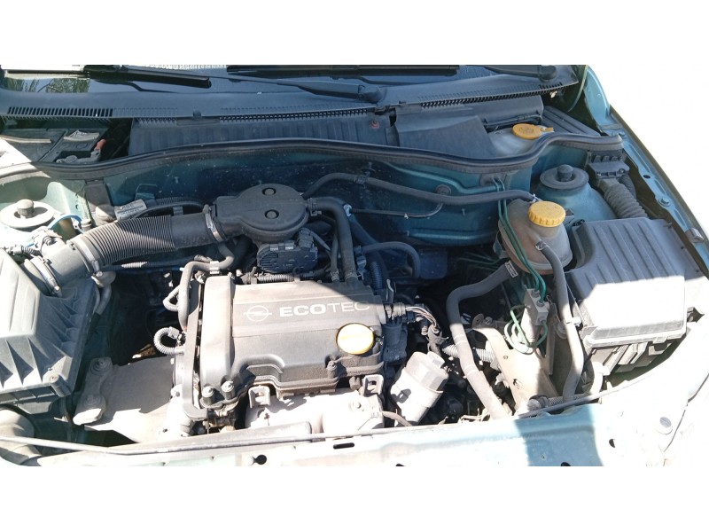 opel corsa c (x01) del año 2003