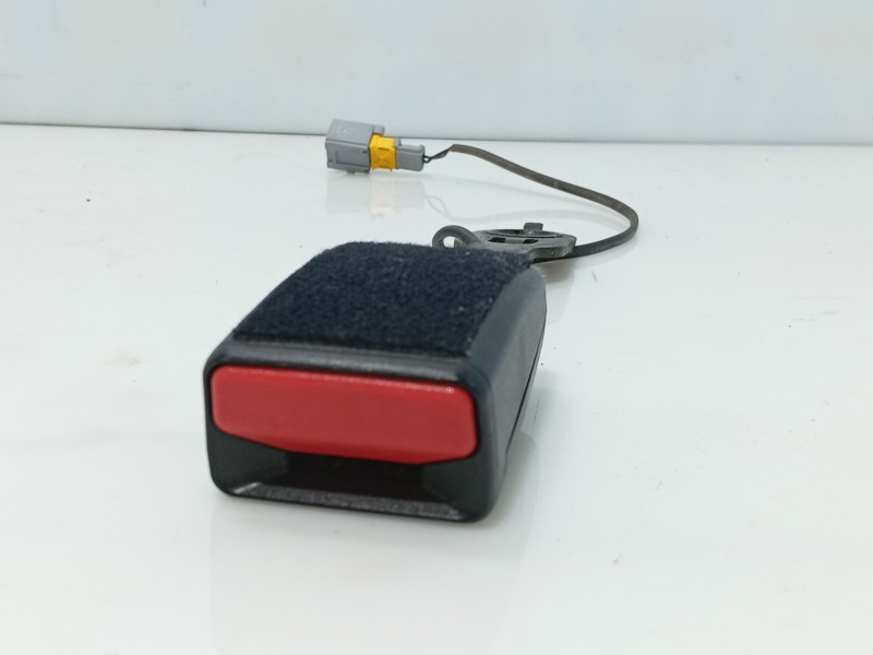 Recambio de anclaje cinturon delantero derecho para peugeot 208 i (ca_, cc_) 1.0 referencia OEM IAM   
