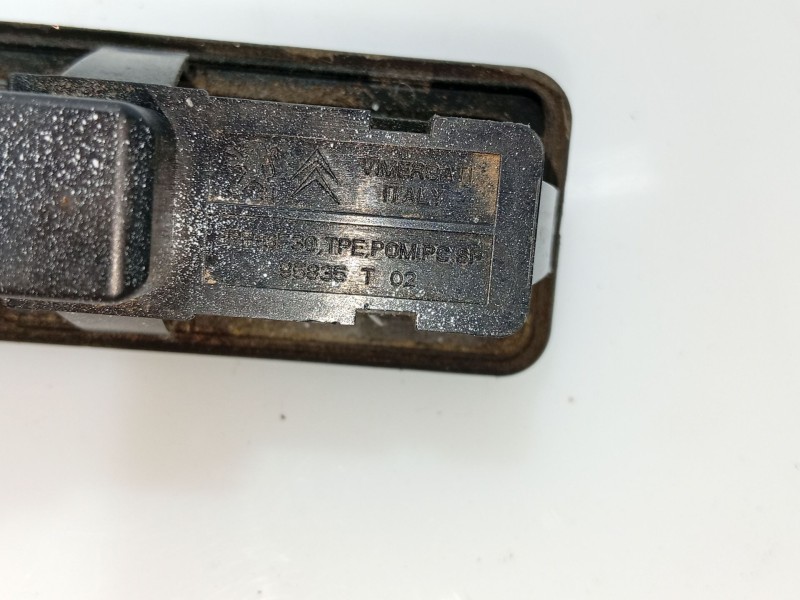 Recambio de maneta porton para peugeot 208 i (ca_, cc_) 1.0 referencia OEM IAM   