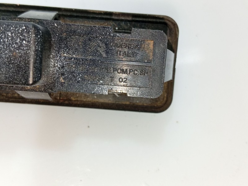 Recambio de maneta porton para peugeot 208 i (ca_, cc_) 1.0 referencia OEM IAM   