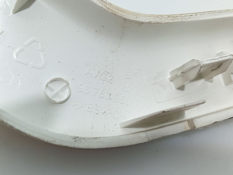 Recambio de moldura para peugeot 208 i (ca_, cc_) 1.0 referencia OEM IAM   