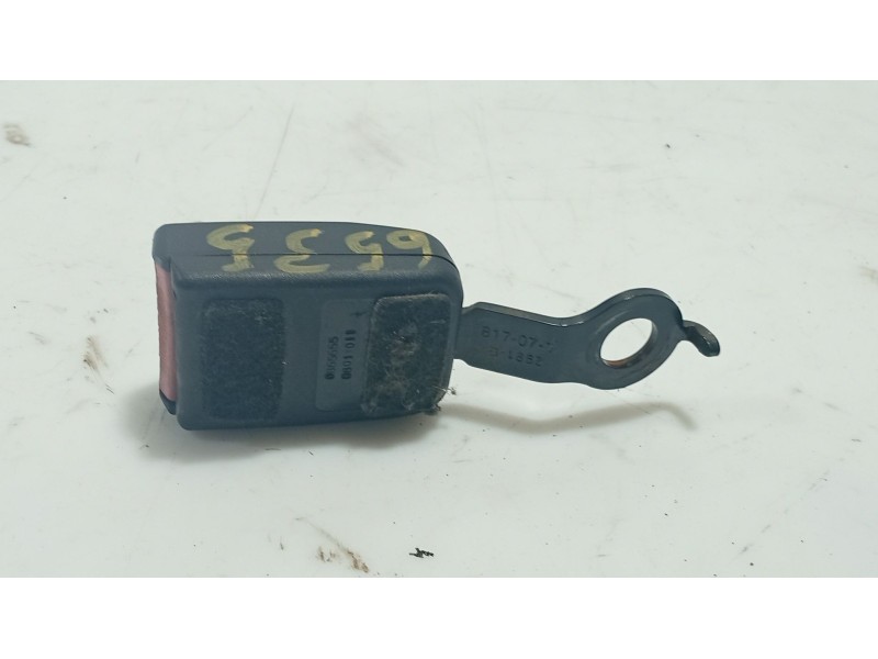 Recambio de anclaje cinturon delantero izquierdo para dacia logan (ls_) 1.5 dci (ls0w) referencia OEM IAM   