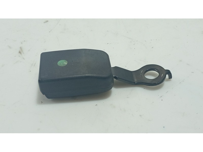 Recambio de anclaje cinturon delantero derecho para dacia logan (ls_) 1.5 dci (ls0w) referencia OEM IAM   
