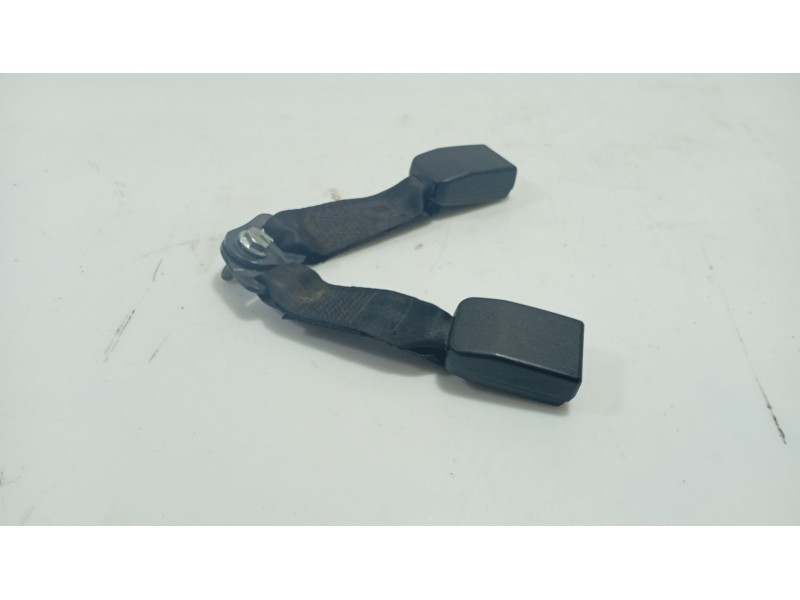 Recambio de anclaje cinturon trasero derecho para dacia logan (ls_) 1.5 dci (ls0w) referencia OEM IAM   