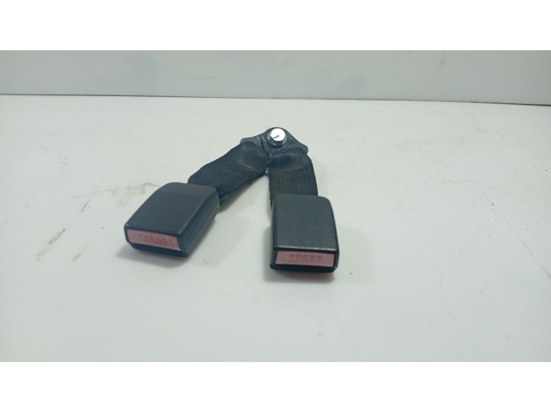 Recambio de anclaje cinturon trasero derecho para dacia logan (ls_) 1.5 dci (ls0w) referencia OEM IAM   
