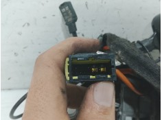 Recambio de anclaje cinturon delantero izquierdo para renault megane i (ba0/1_) 1.9 dti (ba1u) referencia OEM IAM    2