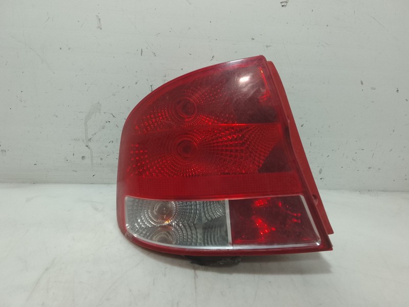 Recambio de piloto trasero izquierdo para daewoo kalos sedán (klas) 1.4 referencia OEM IAM 96540320  