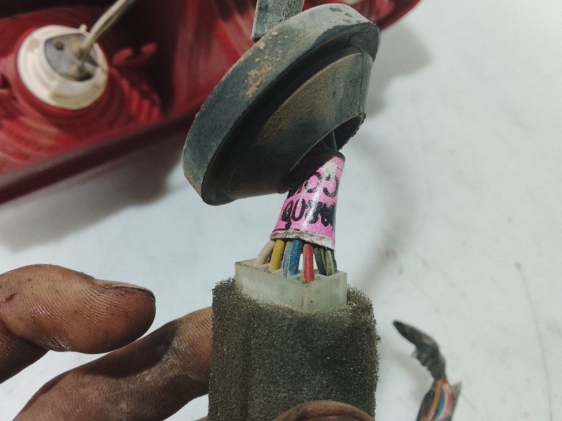 Recambio de piloto trasero izquierdo para daewoo kalos sedán (klas) 1.4 referencia OEM IAM 96540320  