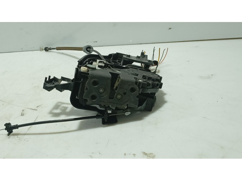 Recambio de cerradura puerta trasera izquierda para volvo v50 familiar referencia OEM IAM 31253677  