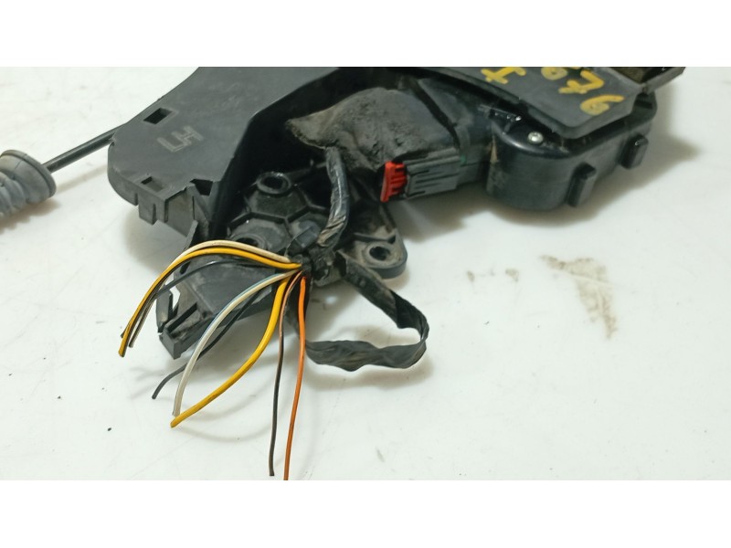 Recambio de cerradura puerta trasera izquierda para volvo v50 familiar referencia OEM IAM 31253677  
