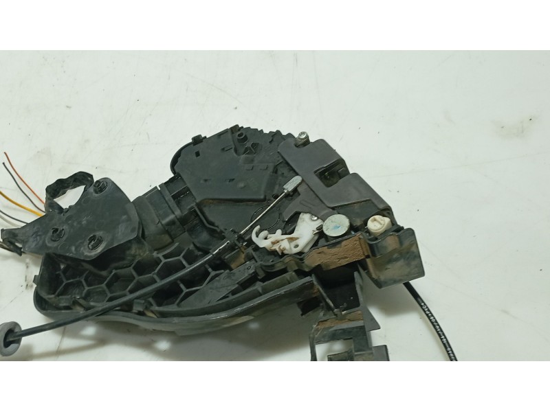 Recambio de cerradura puerta trasera izquierda para volvo v50 familiar referencia OEM IAM 31253677  