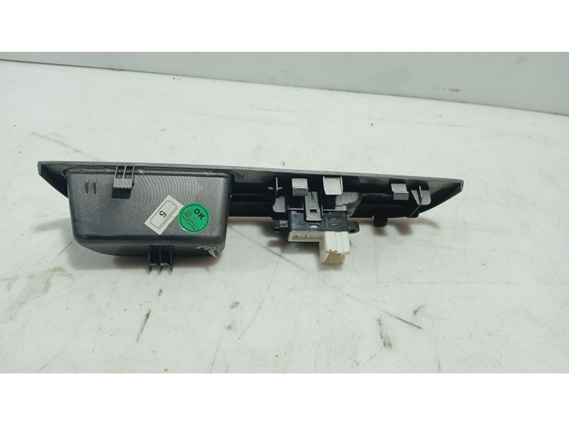 Recambio de mando elevalunas trasero derecho para nissan tiida hatchback (c11) 1.5 dci referencia OEM IAM   