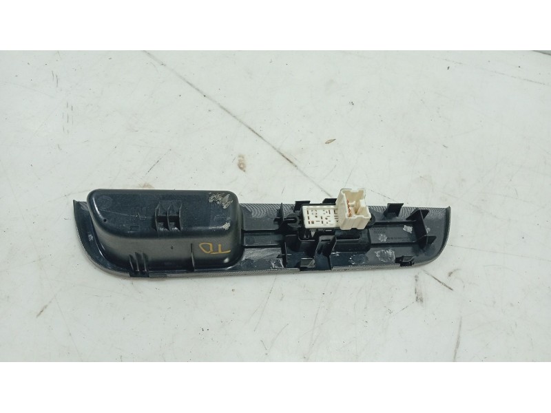 Recambio de mando elevalunas trasero derecho para nissan tiida hatchback (c11) 1.5 dci referencia OEM IAM   