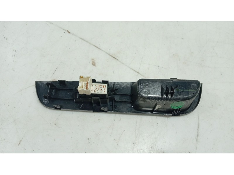 Recambio de mando elevalunas trasero izquierdo para nissan tiida hatchback (c11) 1.5 dci referencia OEM IAM   