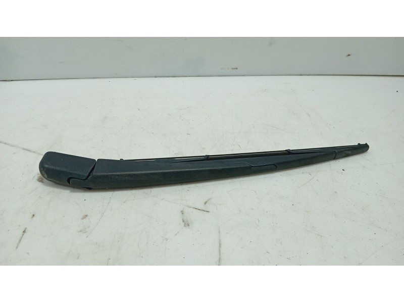 Recambio de brazo limpia trasero para nissan tiida hatchback (c11) 1.5 dci referencia OEM IAM 28780EM00A  