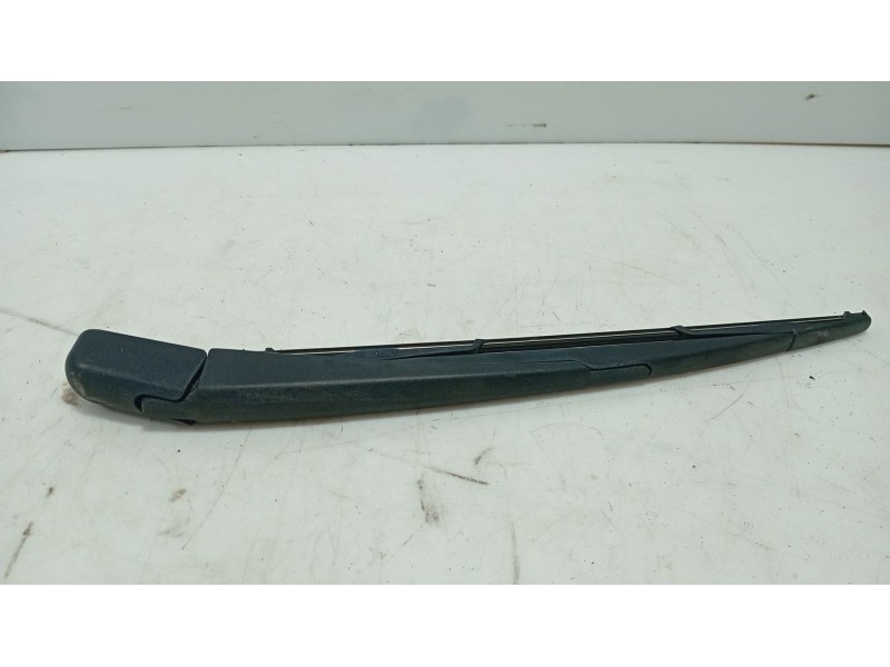 Recambio de brazo limpia trasero para nissan tiida hatchback (c11) 1.5 dci referencia OEM IAM 28780EM00A  