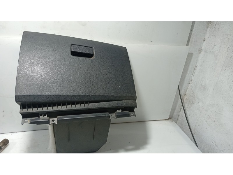 Recambio de guantera para nissan tiida hatchback (c11) 1.5 dci referencia OEM IAM 68520EM02A / 68510EM01A  