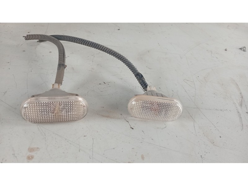Recambio de piloto lateral izquierdo para nissan tiida hatchback (c11) 1.5 dci referencia OEM IAM 26160AX00A  