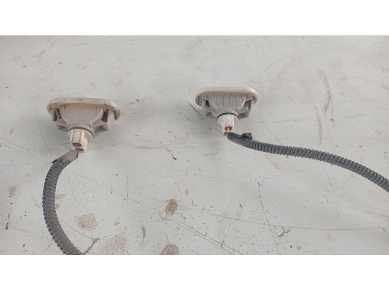 Recambio de piloto lateral izquierdo para nissan tiida hatchback (c11) 1.5 dci referencia OEM IAM 26160AX00A  