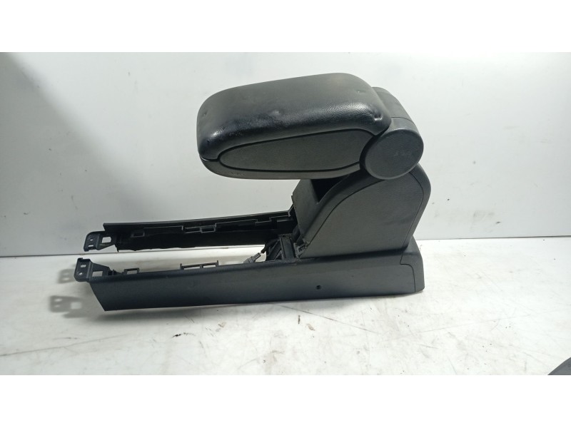 Recambio de apoyabrazos central para nissan tiida hatchback (c11) 1.5 dci referencia OEM IAM   