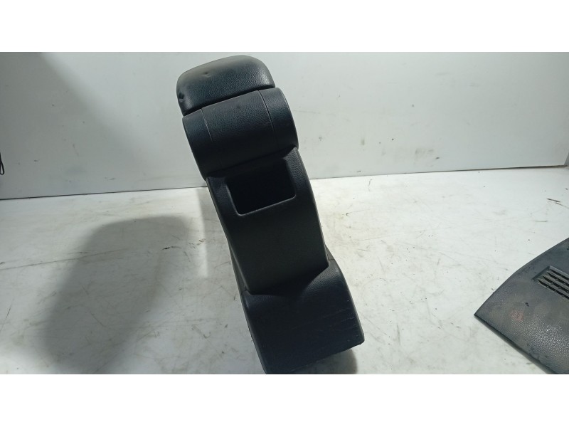 Recambio de apoyabrazos central para nissan tiida hatchback (c11) 1.5 dci referencia OEM IAM   