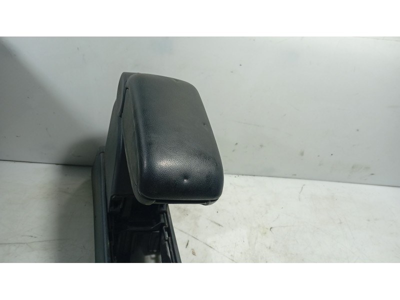 Recambio de apoyabrazos central para nissan tiida hatchback (c11) 1.5 dci referencia OEM IAM   