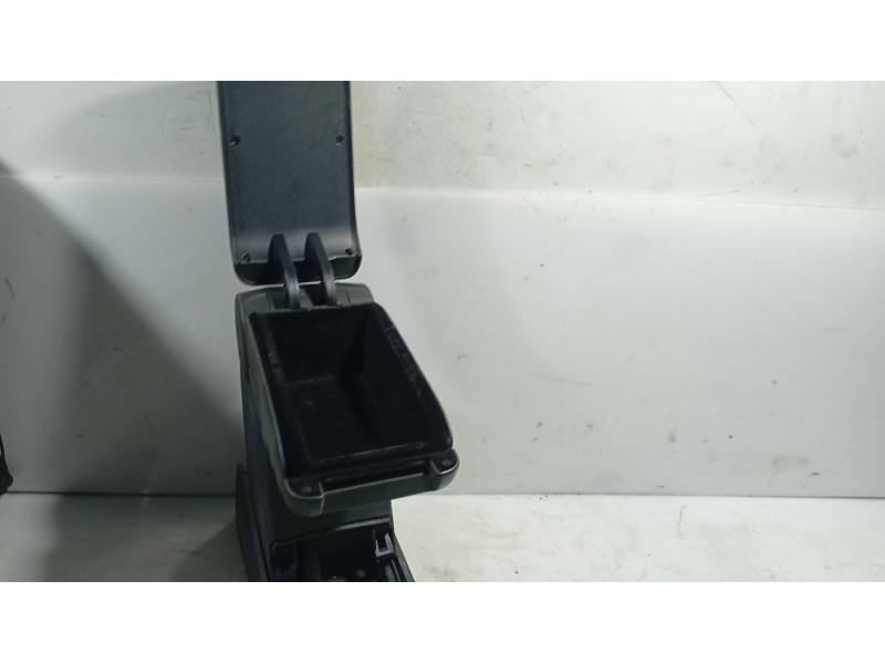 Recambio de apoyabrazos central para nissan tiida hatchback (c11) 1.5 dci referencia OEM IAM   
