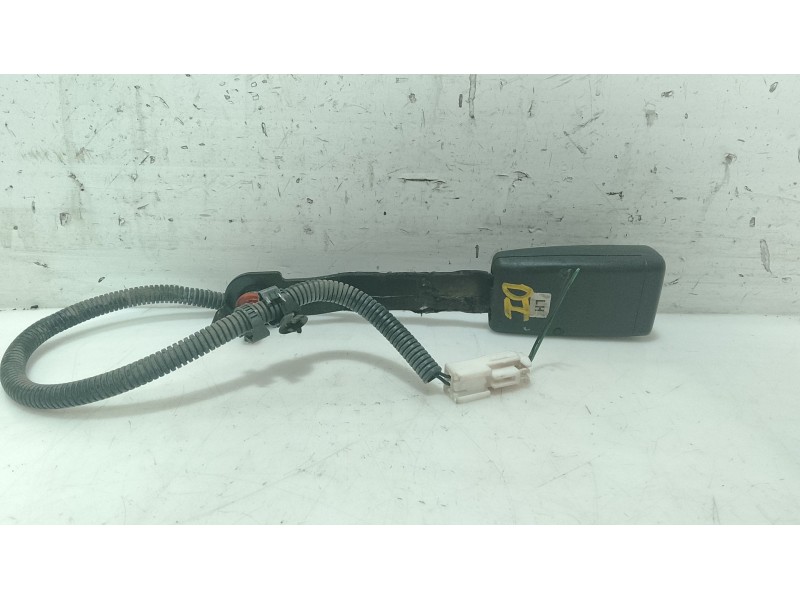 Recambio de anclaje cinturon delantero izquierdo para hyundai i30 (fd) 1.6 crdi referencia OEM IAM   