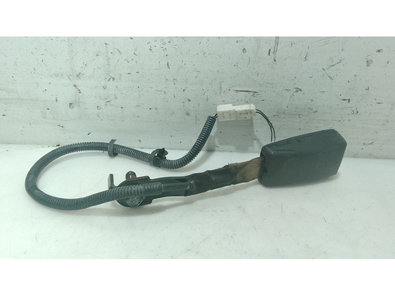 Recambio de anclaje cinturon delantero izquierdo para hyundai i30 (fd) 1.6 crdi referencia OEM IAM   