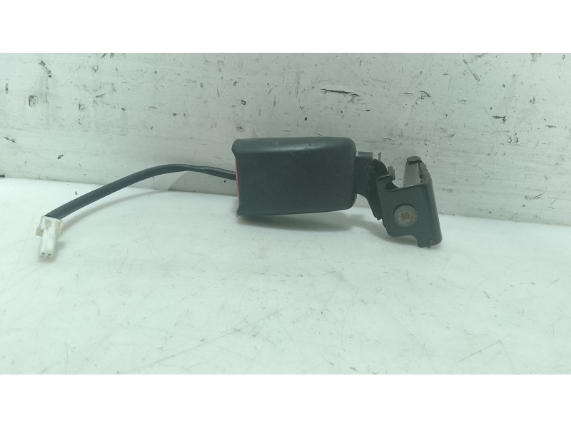 Recambio de anclaje cinturon trasero derecho para hyundai i30 (fd) 1.6 crdi referencia OEM IAM   