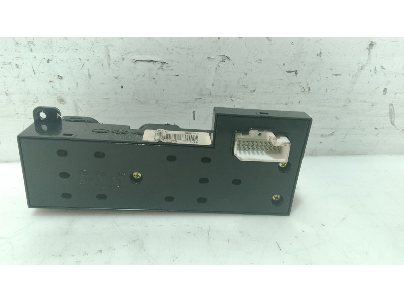 Recambio de mando elevalunas delantero izquierdo para hyundai i30 (fd) 1.6 crdi referencia OEM IAM 935702L010  