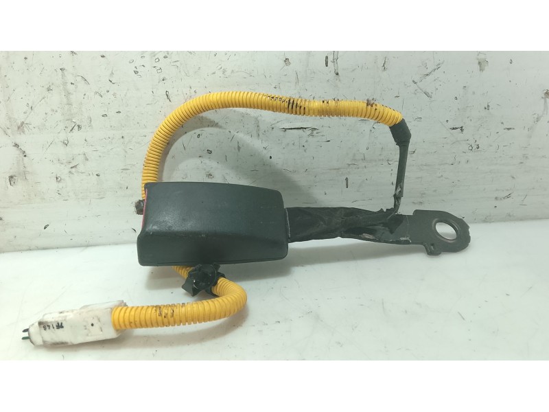Recambio de anclaje cinturon delantero derecho para hyundai i30 (fd) 1.6 crdi referencia OEM IAM   