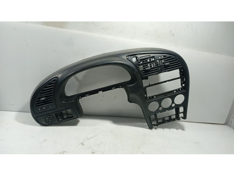 Recambio de moldura para citroën xsara (n1) 2.0 hdi 90 referencia OEM IAM   