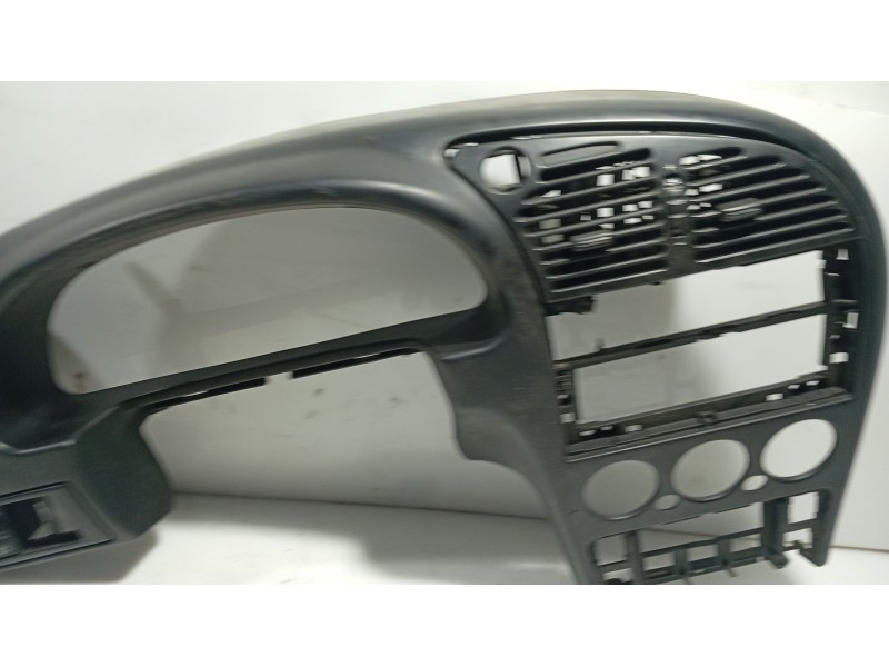 Recambio de moldura para citroën xsara (n1) 2.0 hdi 90 referencia OEM IAM   