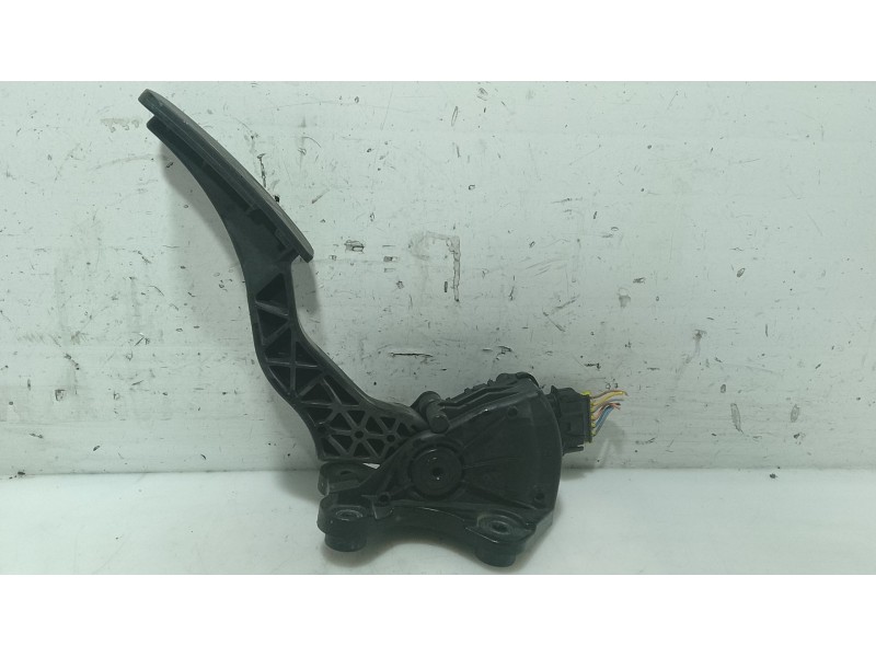Recambio de pedal acelerador para hyundai i30 (fd) 1.6 crdi referencia OEM IAM 327002H300  