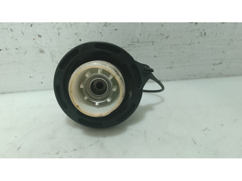 Recambio de tapon combustible para hyundai i30 (fd) 1.6 crdi referencia OEM IAM 31010J9800  