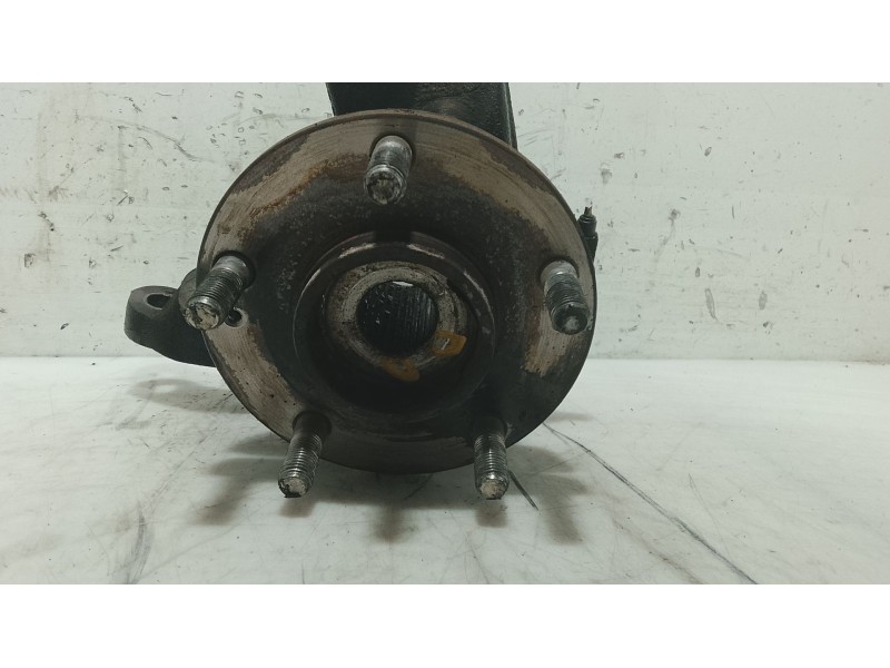 Recambio de mangueta delantera derecha para hyundai i30 (fd) 1.6 crdi referencia OEM IAM 517162H101  