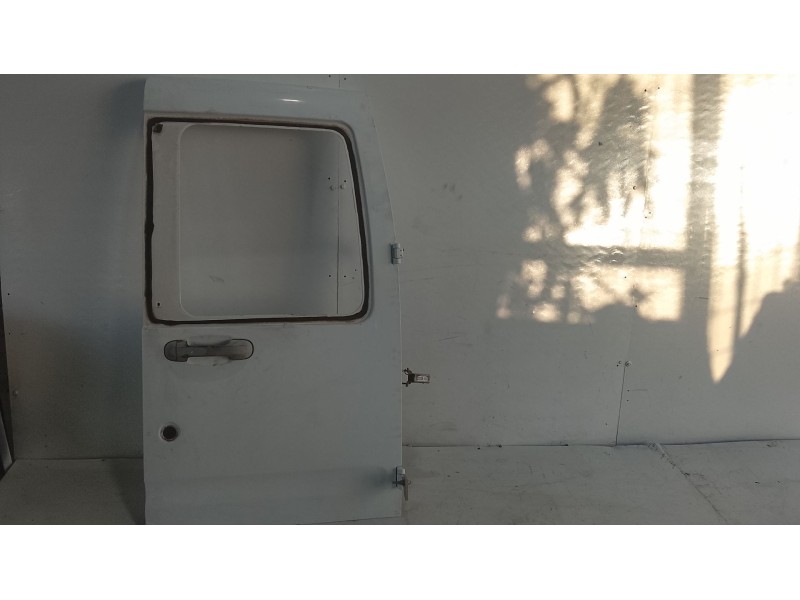 Recambio de puerta trasera derecha para ford tourneo connect 1.8 tdci referencia OEM IAM   